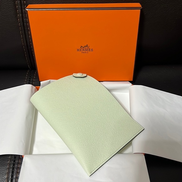 Hermes Accessories Authentic Brand New Hermes Passport Holder